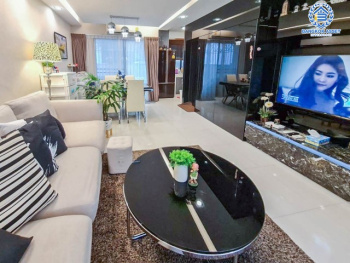 ทาวน์เฮ้าส์มือสองย่านกรุงเทพมหานคร ม.บ้านกลางเมือง งามวงศ์วาน คุณภาพระดับ AP หลังมุม! เนื้อที่ 18.5 ตร.ว. ฟังก์ชัน 3 ห้องนอน 3 ห้องน้ำ 2 ที่จอดรถ บ้านสภาพเยี่ยม ใกล้รถไฟฟ้าสายสีม่วง "สถานีศูนย์ราชการนนทบุรี", สายสีแดง "สถานีบางเขน" และทางด่วน "ศรีรัช"